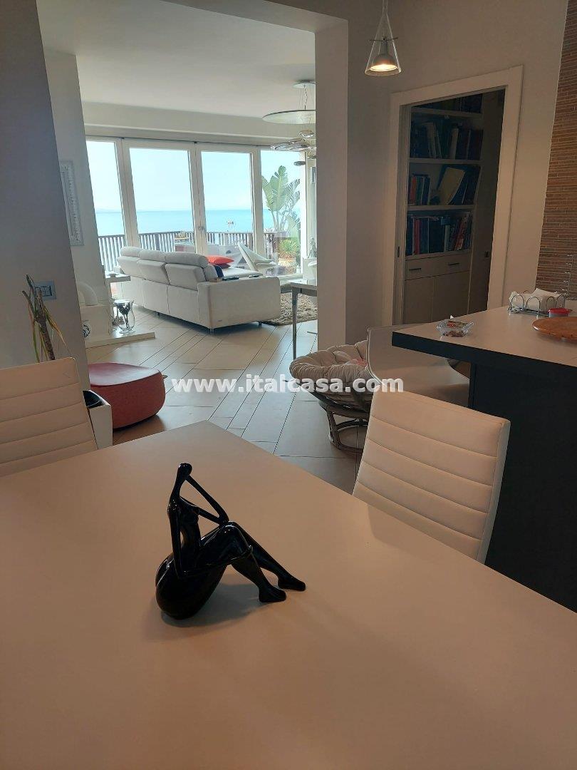 Villa Bifamiliare in vendita a Crotone