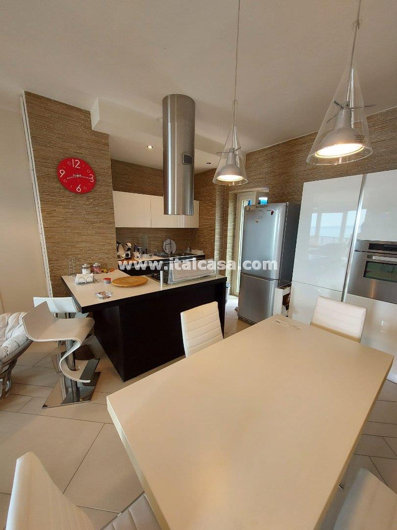 Villa Bifamiliare in vendita a Crotone