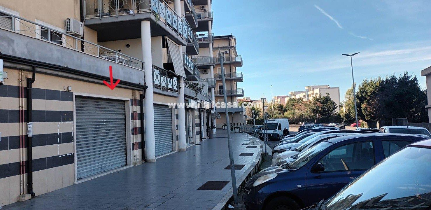 Magazzino in vendita a Crotone
