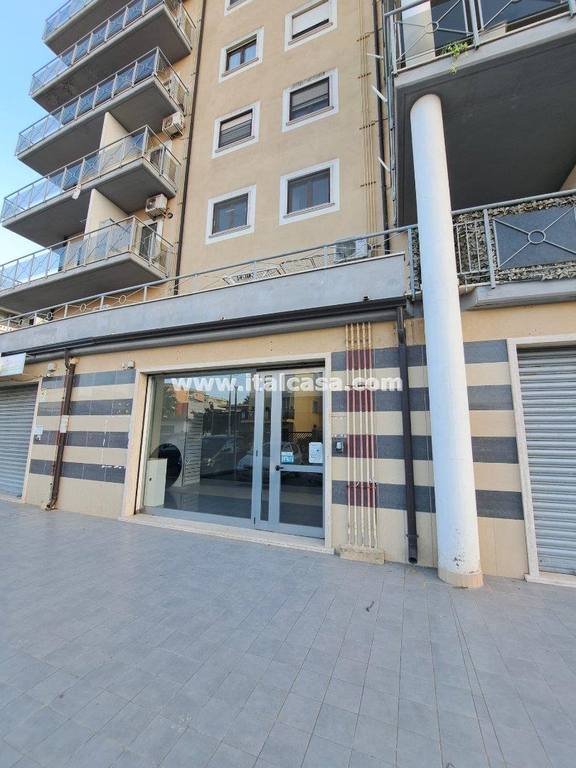 Magazzino in vendita a Crotone