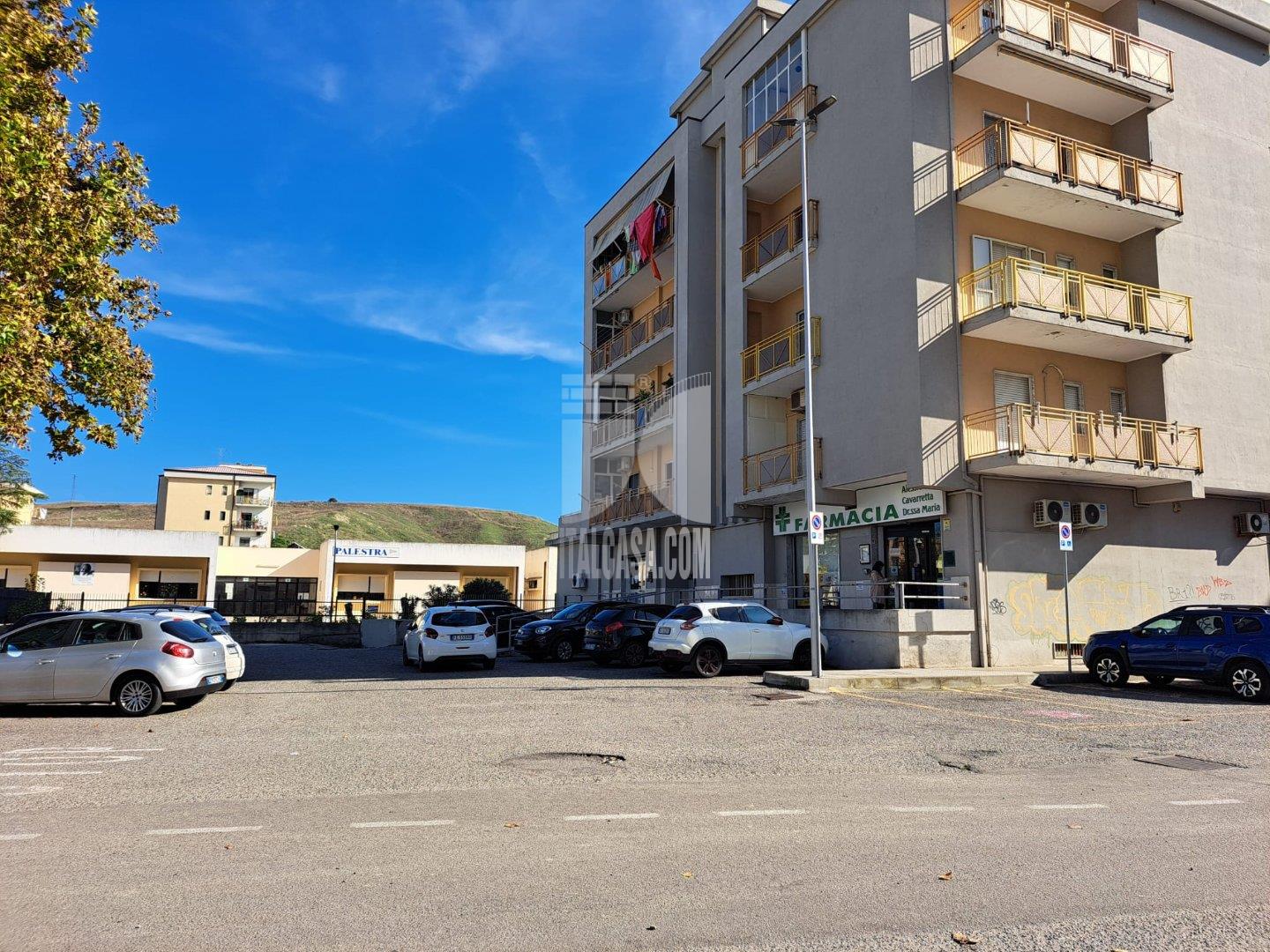 Box / Autorimessa in vendita a Crotone