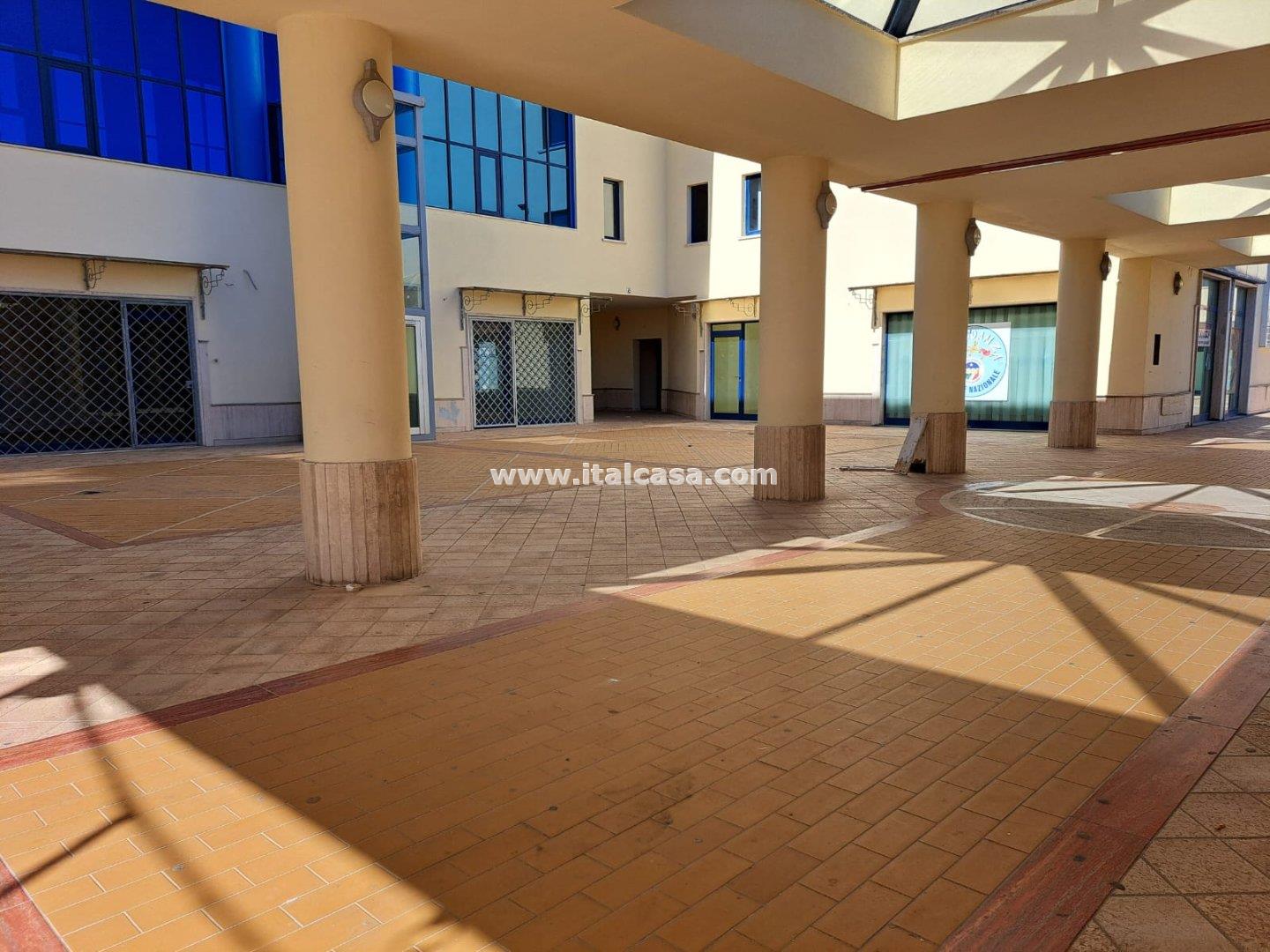 Negozio in vendita a Crotone