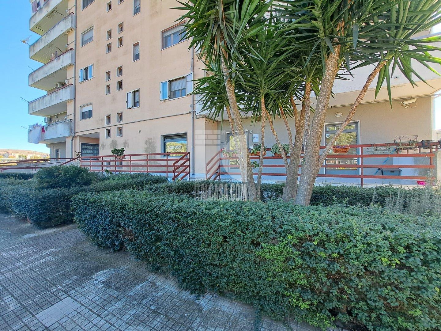 Ufficio in vendita a Crotone