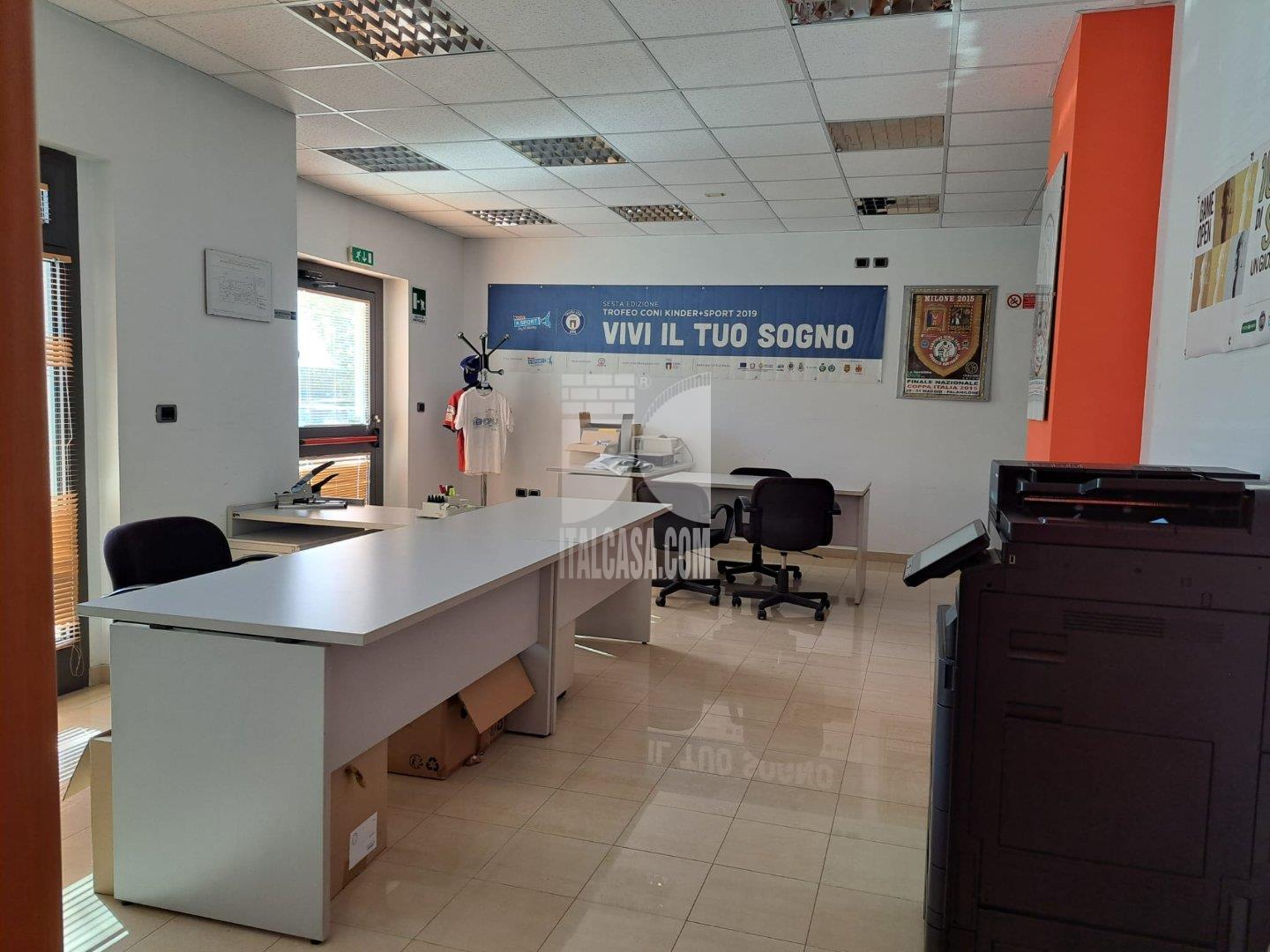 Ufficio in vendita a Crotone