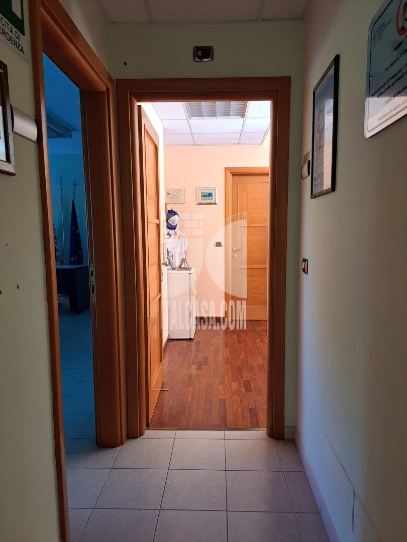 Ufficio in vendita a Crotone