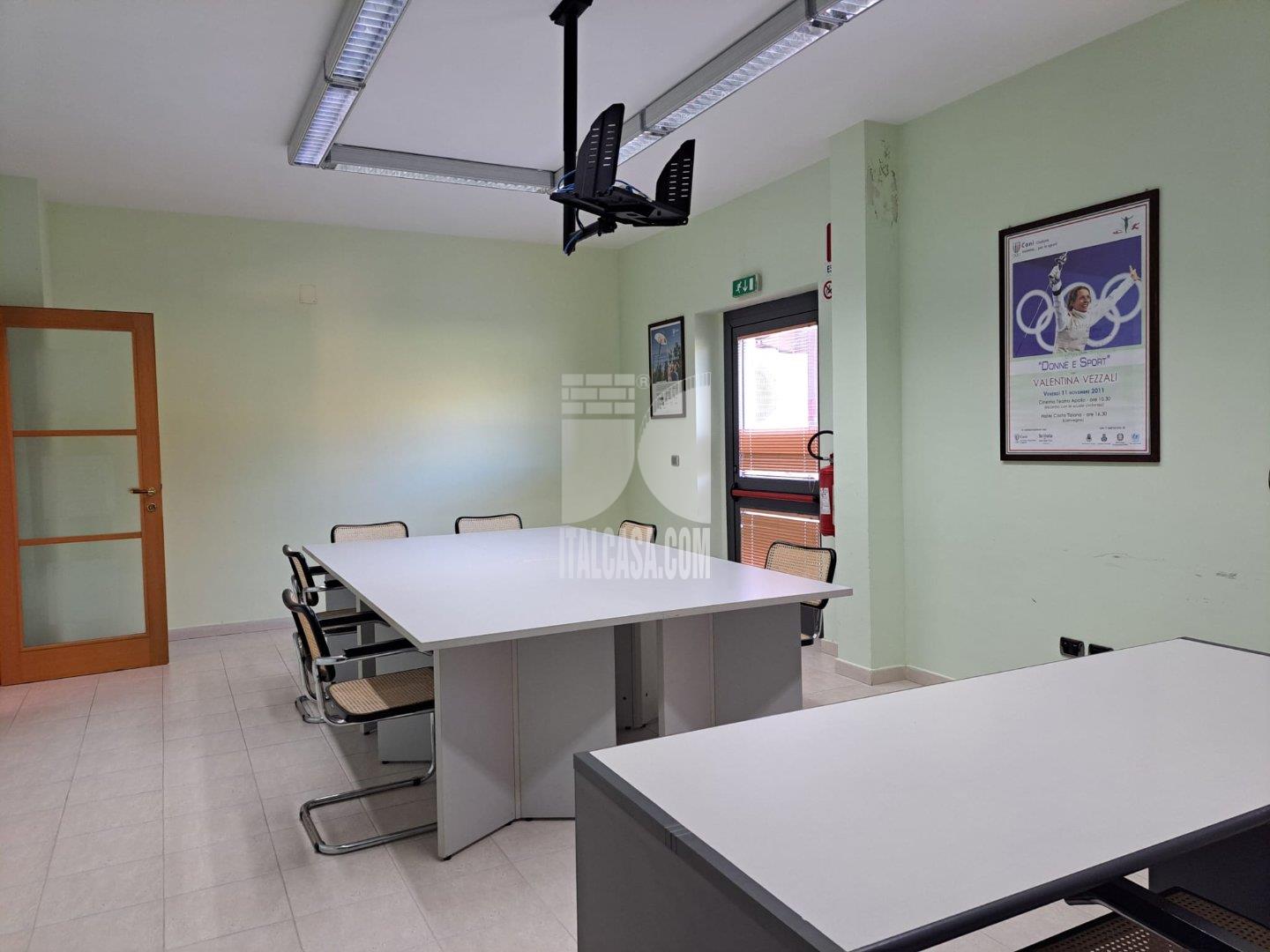 Ufficio in vendita a Crotone