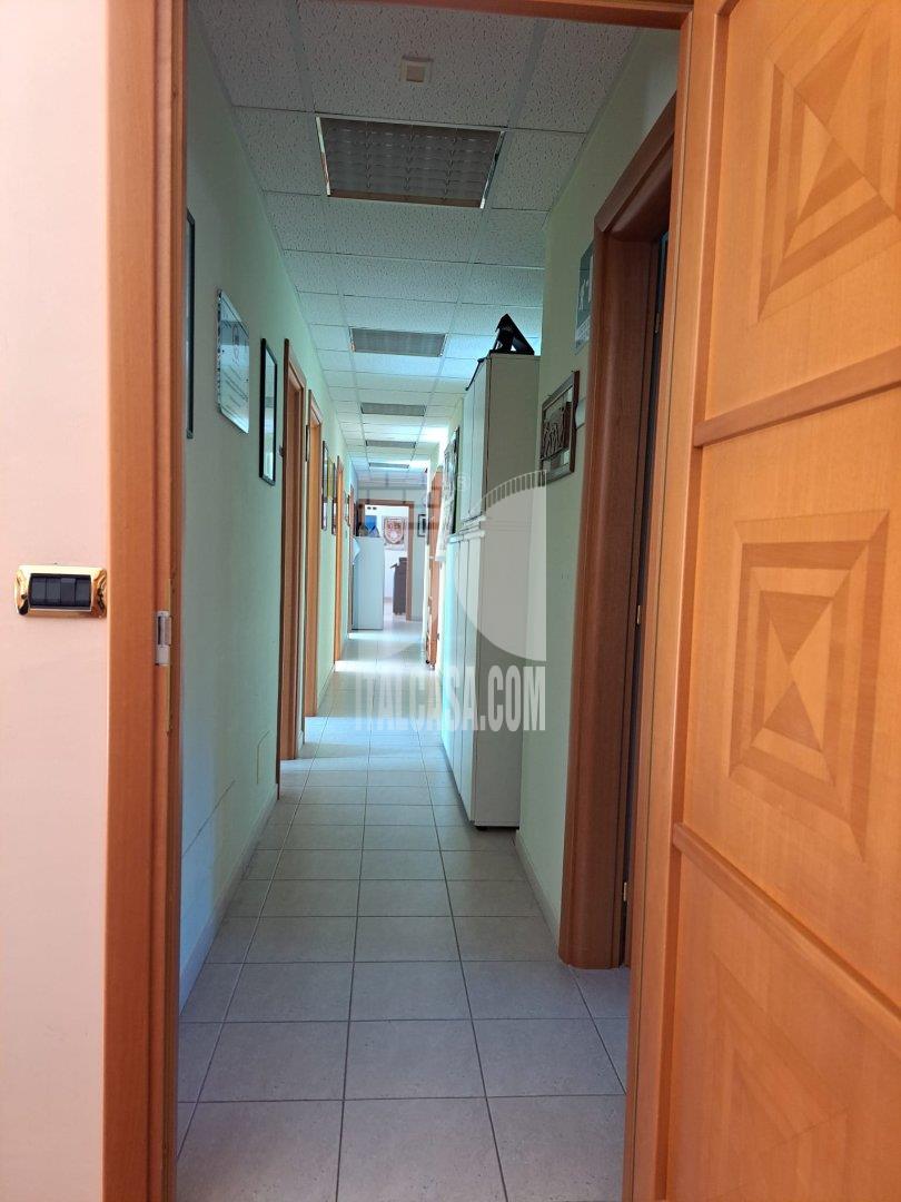 Ufficio in vendita a Crotone