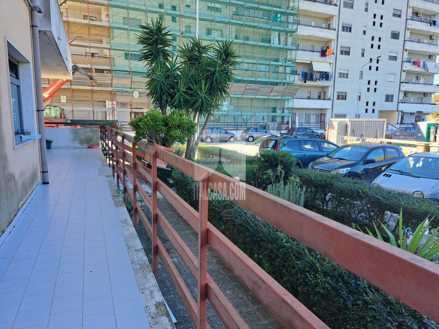 Ufficio in vendita a Crotone