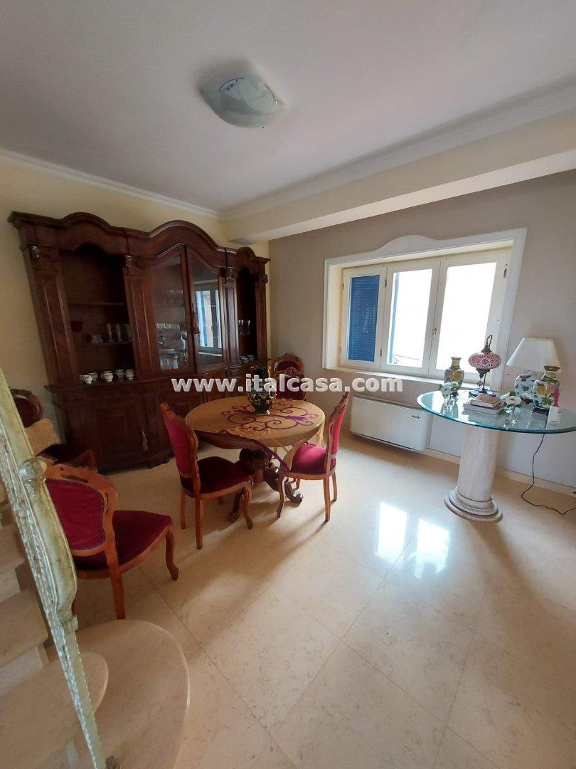 Villa Bifamiliare in vendita a Crotone