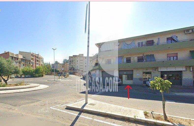 Magazzino in vendita a Crotone