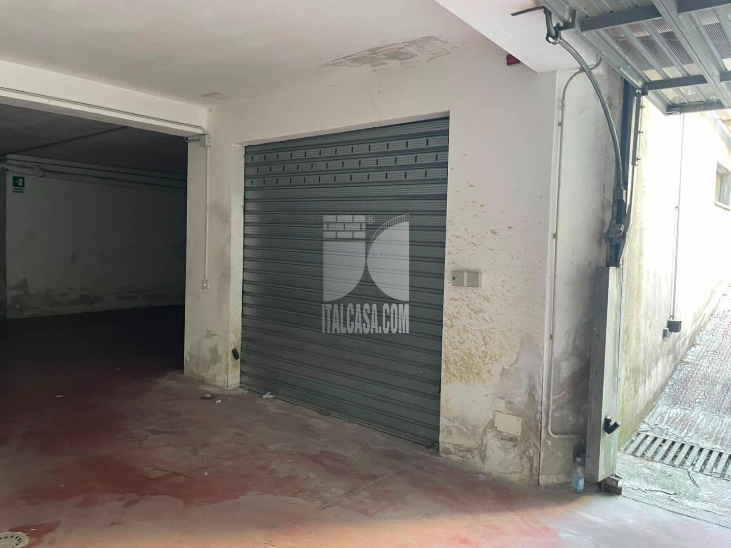 Box / Autorimessa in vendita a Crotone