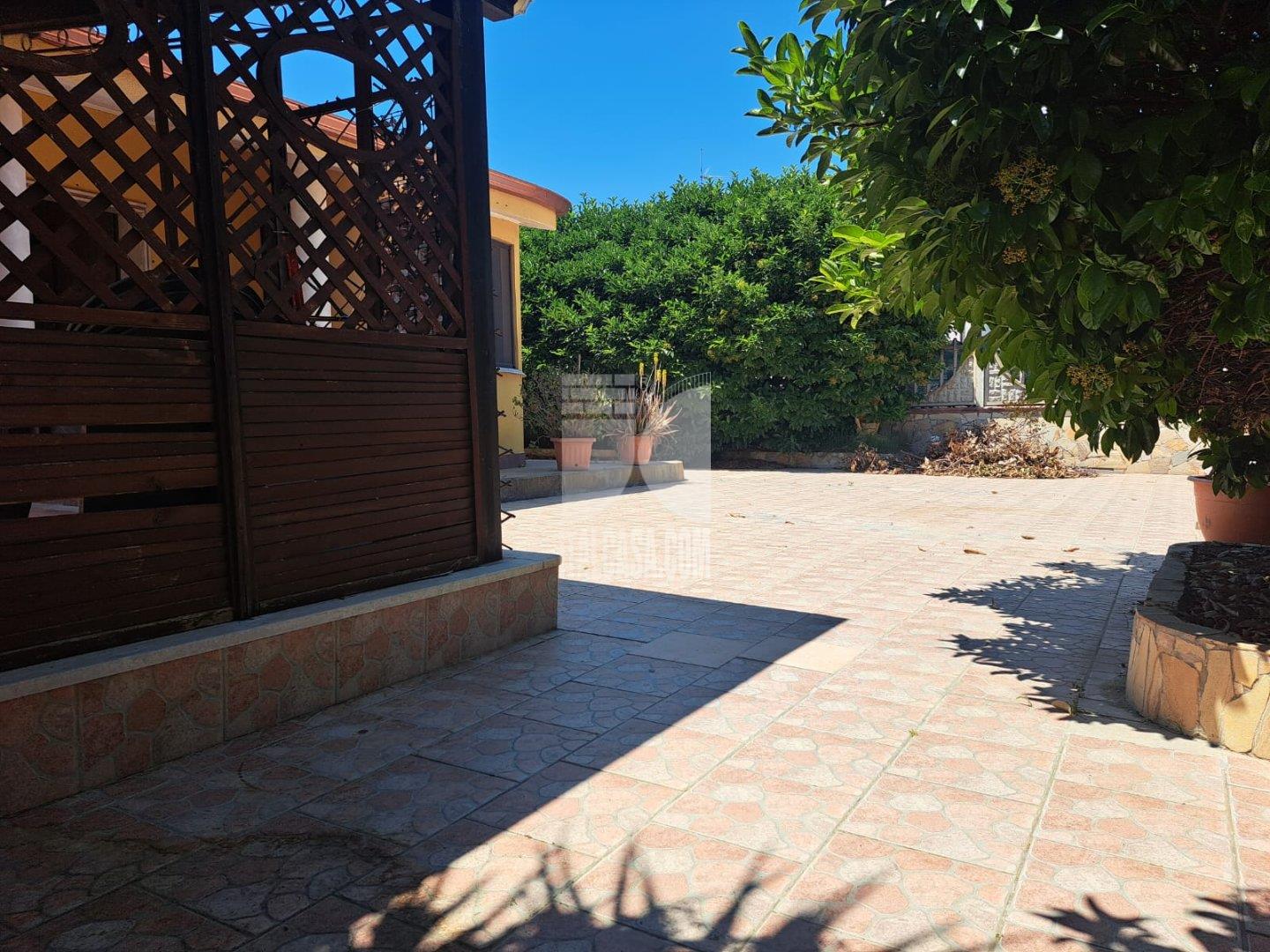 Villa Bifamiliare in vendita a Crotone