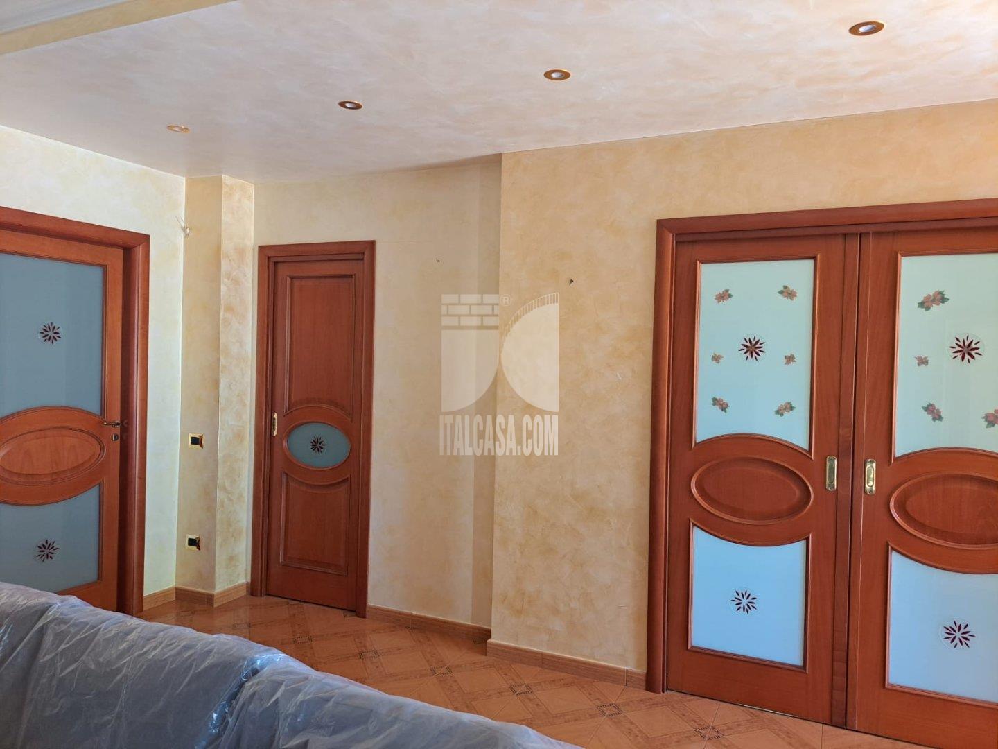 Villa Bifamiliare in vendita a Crotone
