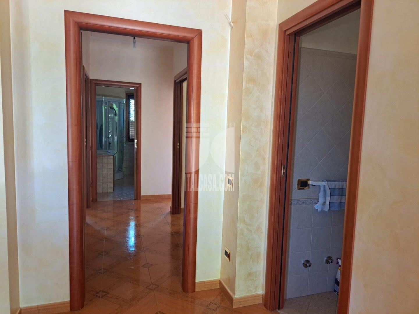 Villa Bifamiliare in vendita a Crotone