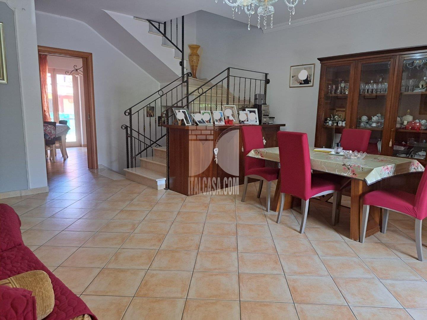 Villa a schiera in vendita a Crotone