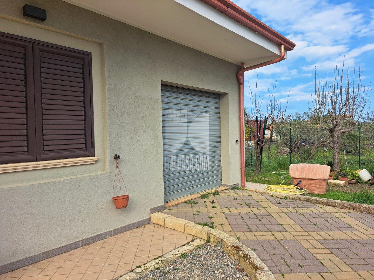Villa Unifamiliare in vendita a Crotone