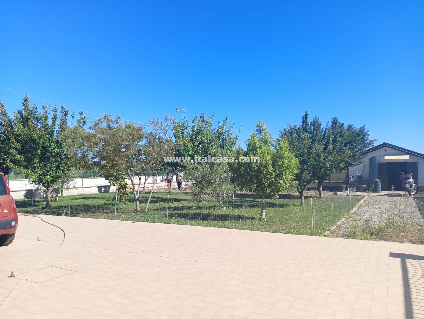 Villa Unifamiliare in vendita a Crotone