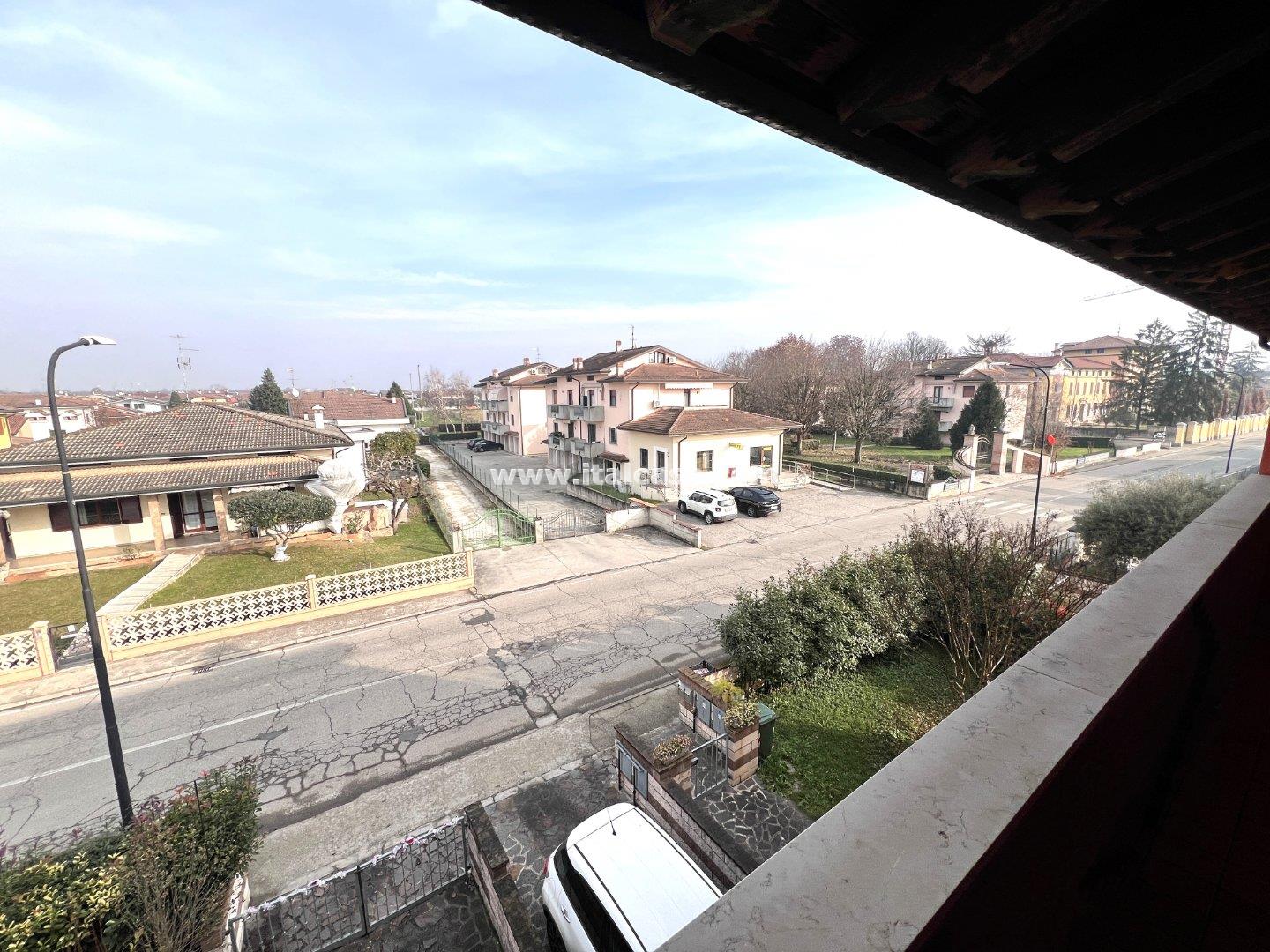 Appartamento in vendita a Curtatone