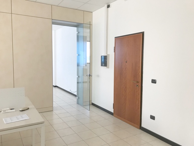 Ufficio in affitto a Curtatone