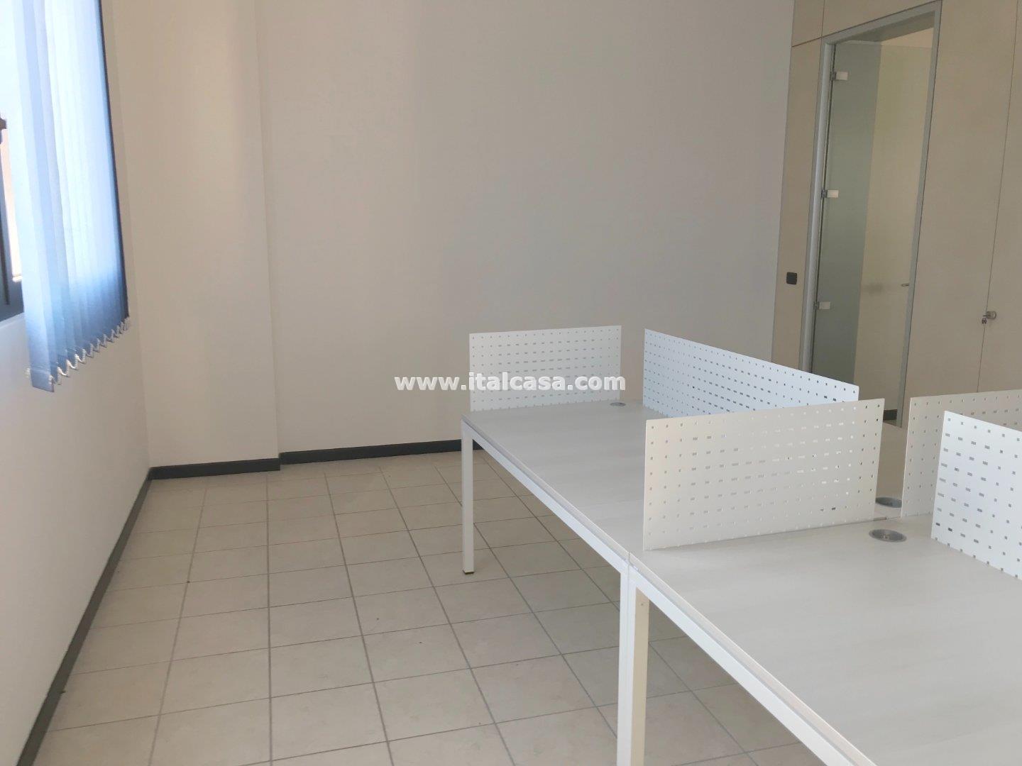 Ufficio in affitto a Curtatone