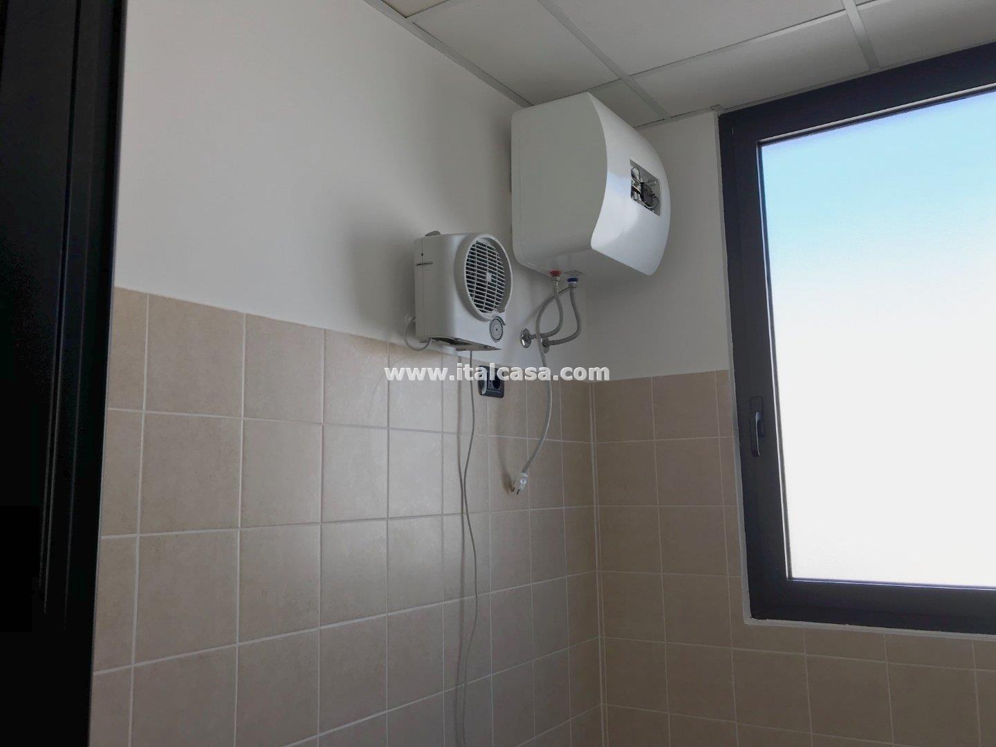 Ufficio in affitto a Curtatone