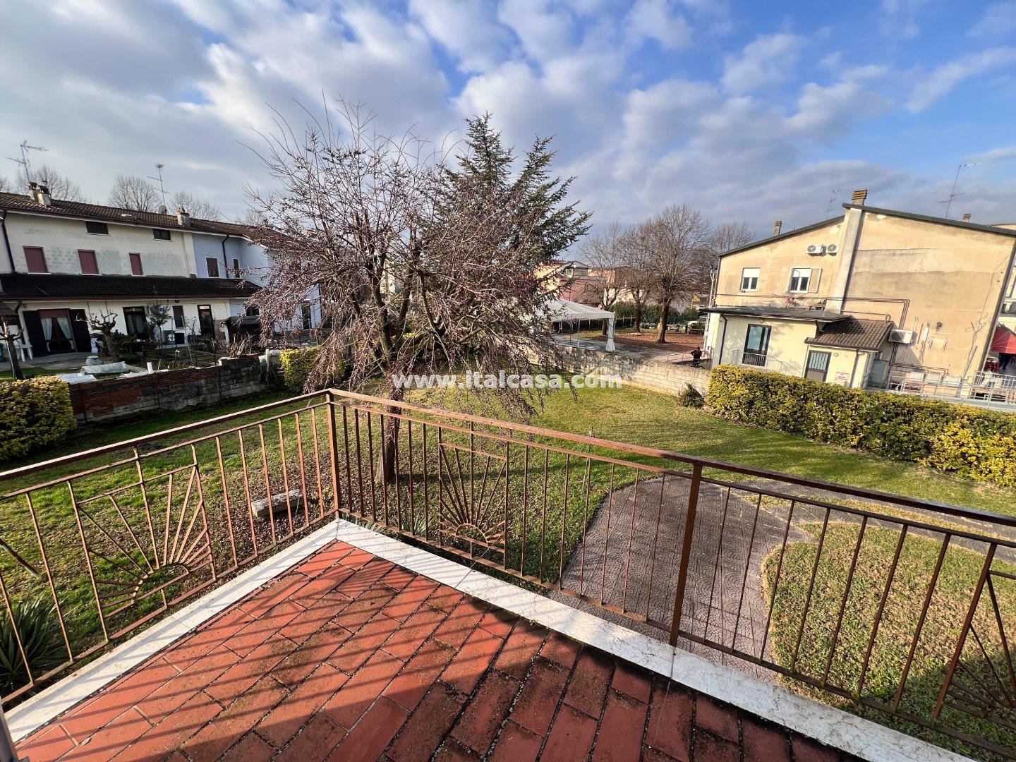 Villa Unifamiliare in vendita a Curtatone