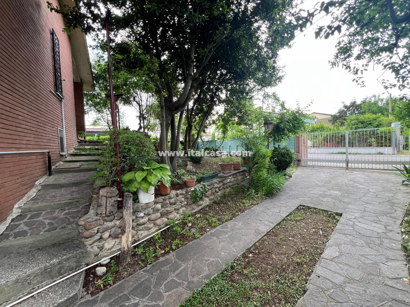 Villa Unifamiliare in vendita a Curtatone