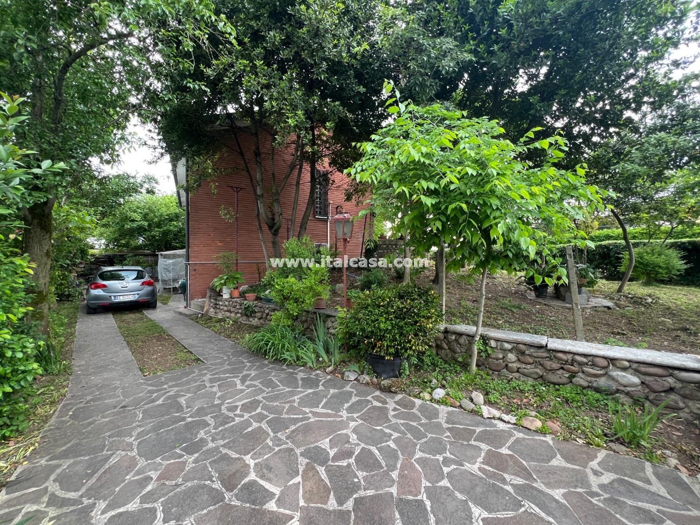 Villa Unifamiliare in vendita a Curtatone