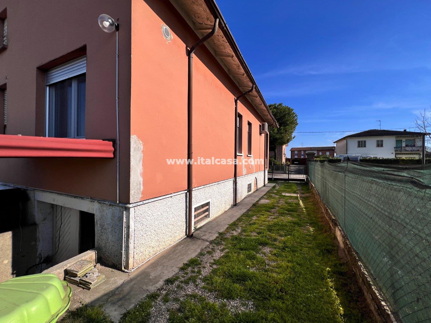 Villa Unifamiliare in vendita a Bagnolo San Vito