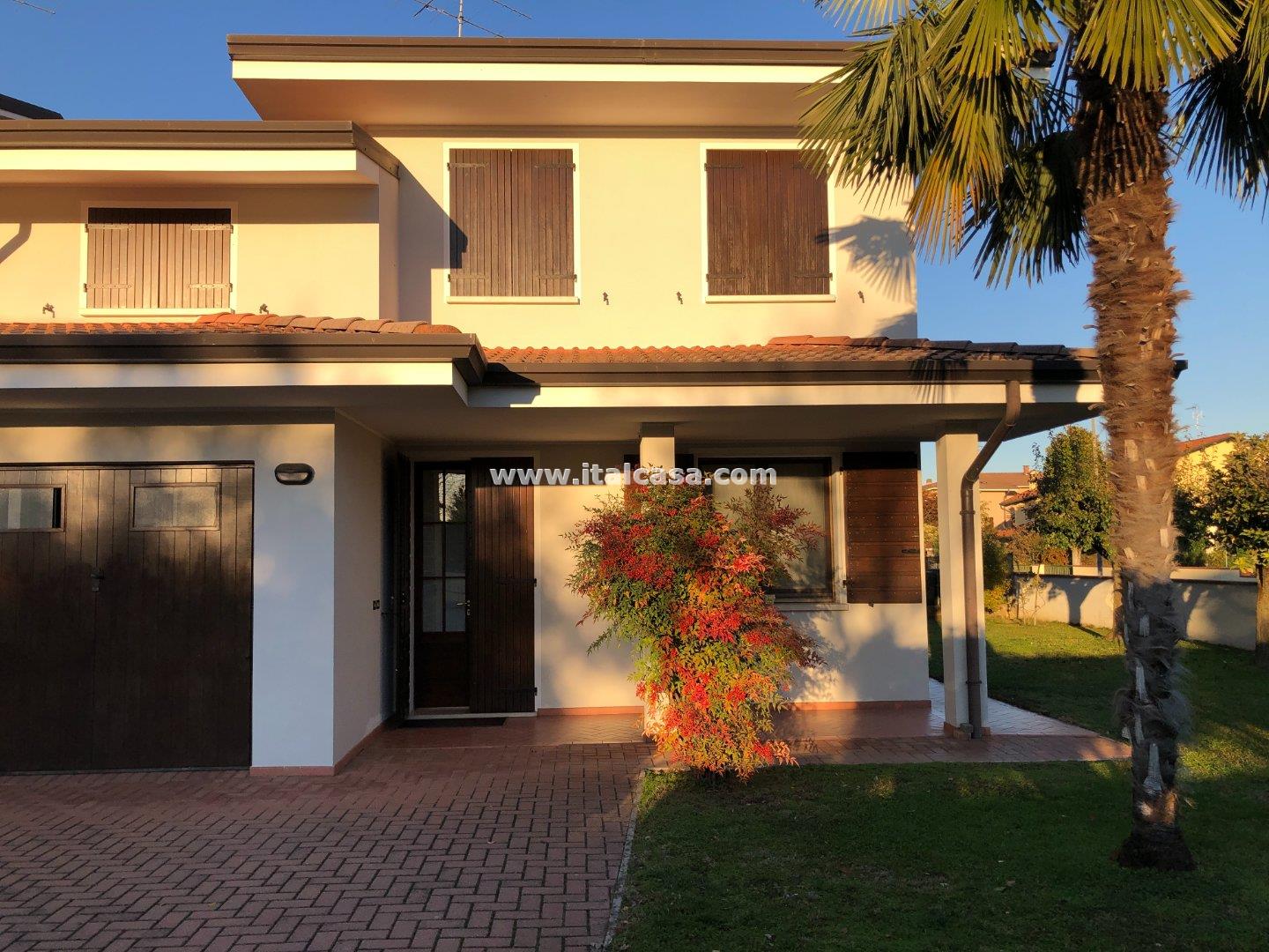 Villa Bifamiliare in vendita a Curtatone