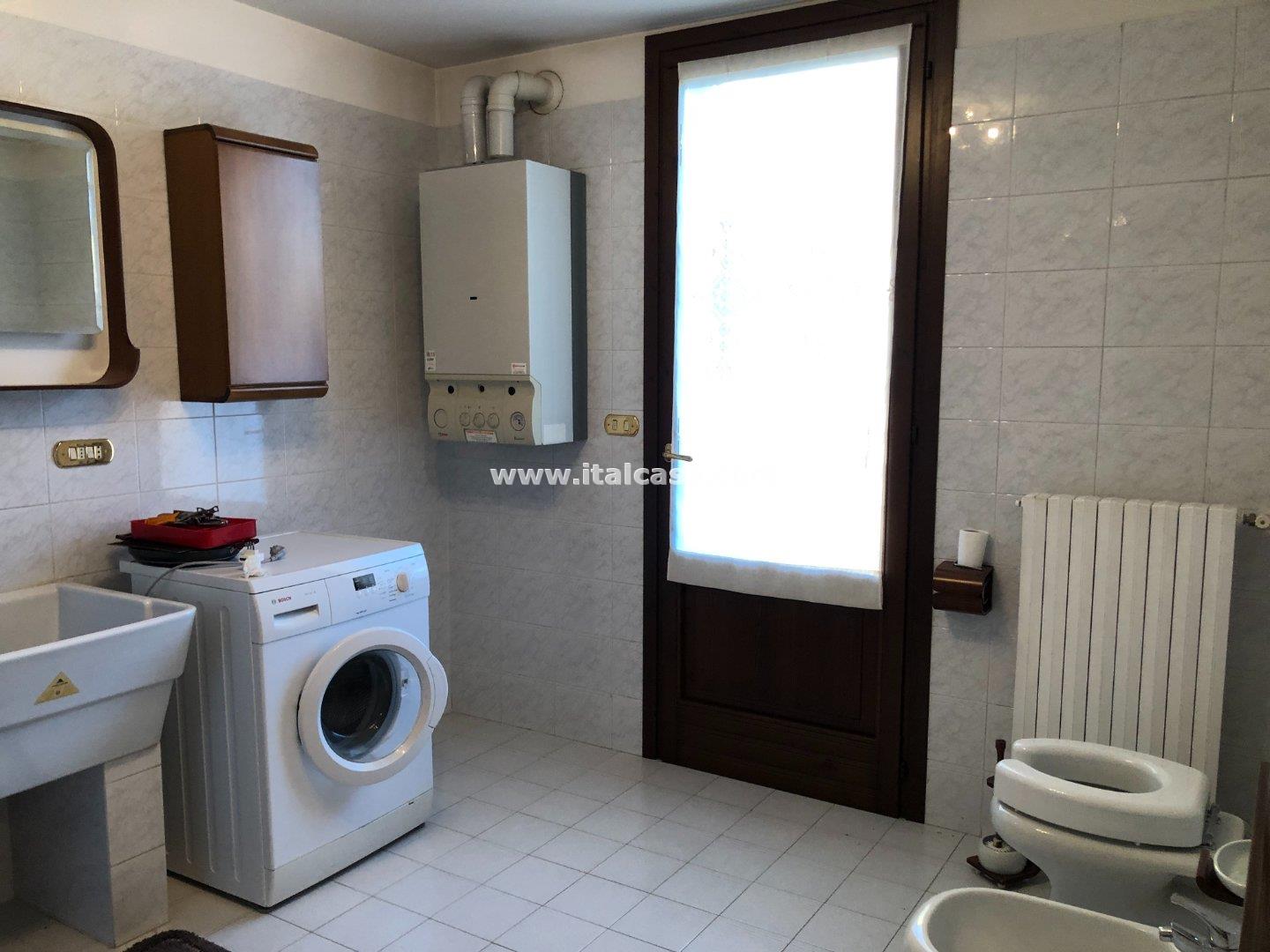 Villa Bifamiliare in vendita a Curtatone