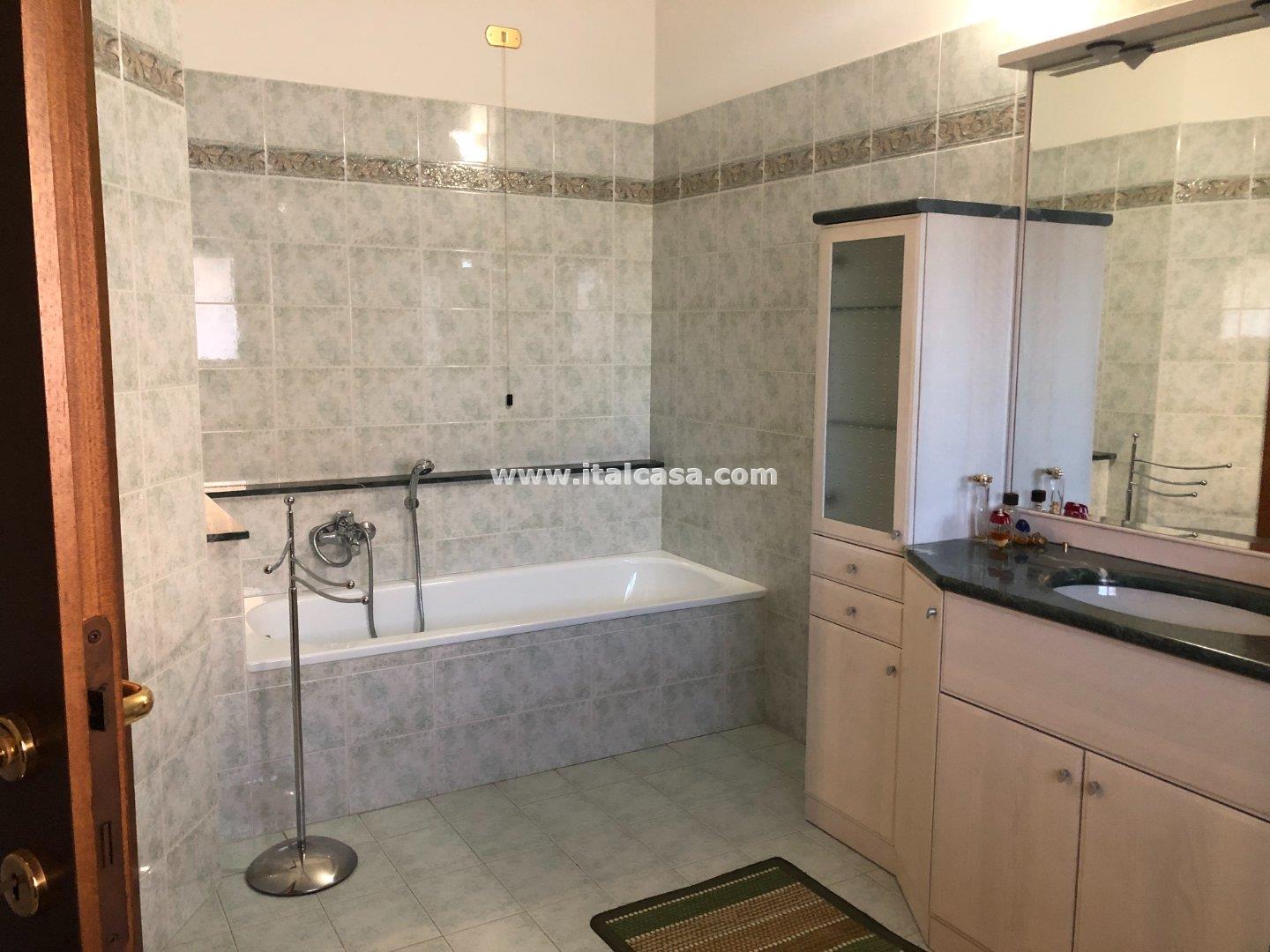 Villa Bifamiliare in vendita a Curtatone