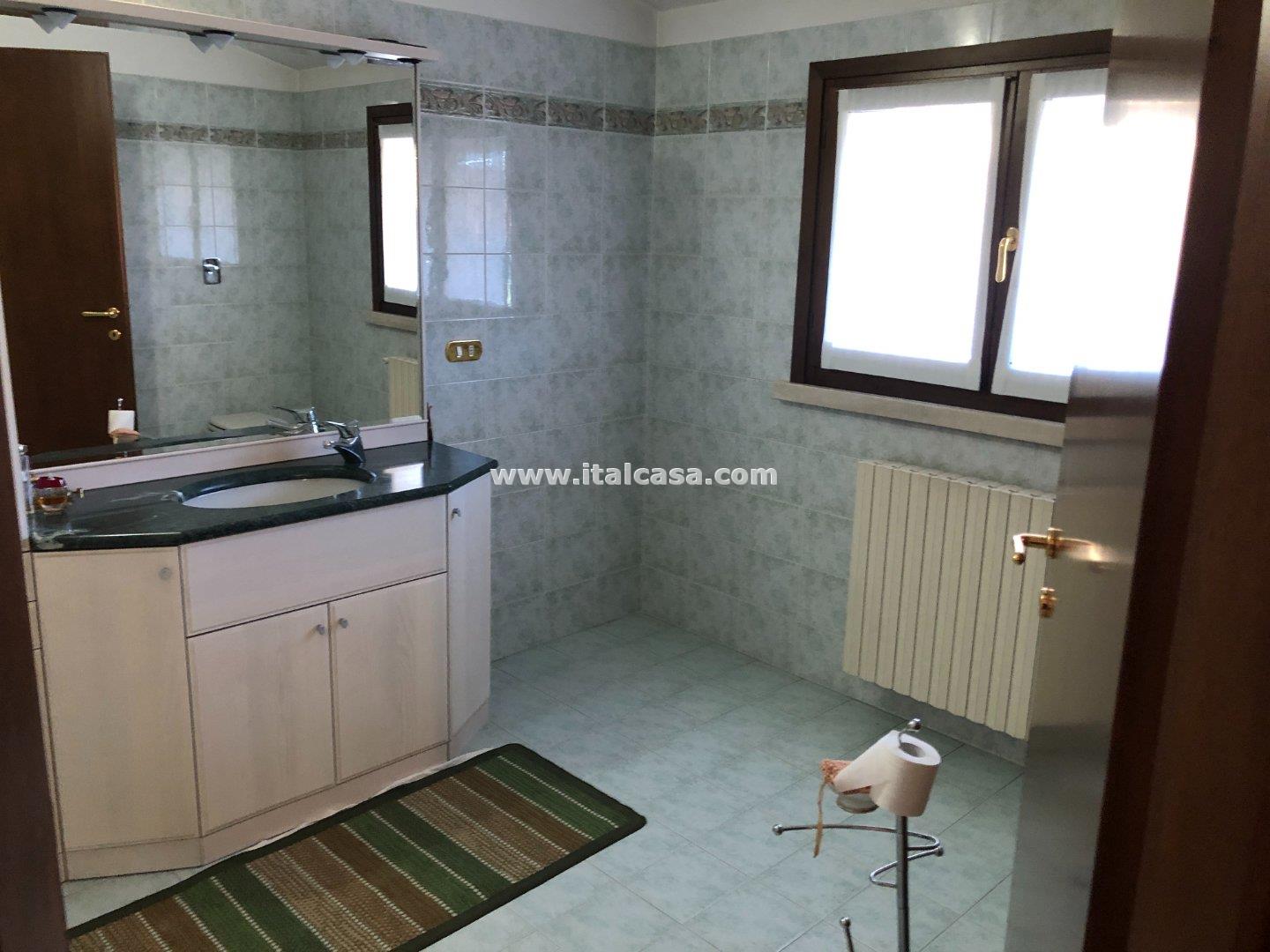 Villa Bifamiliare in vendita a Curtatone