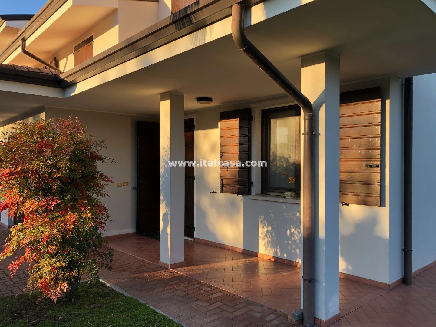 Villa Bifamiliare in vendita a Curtatone