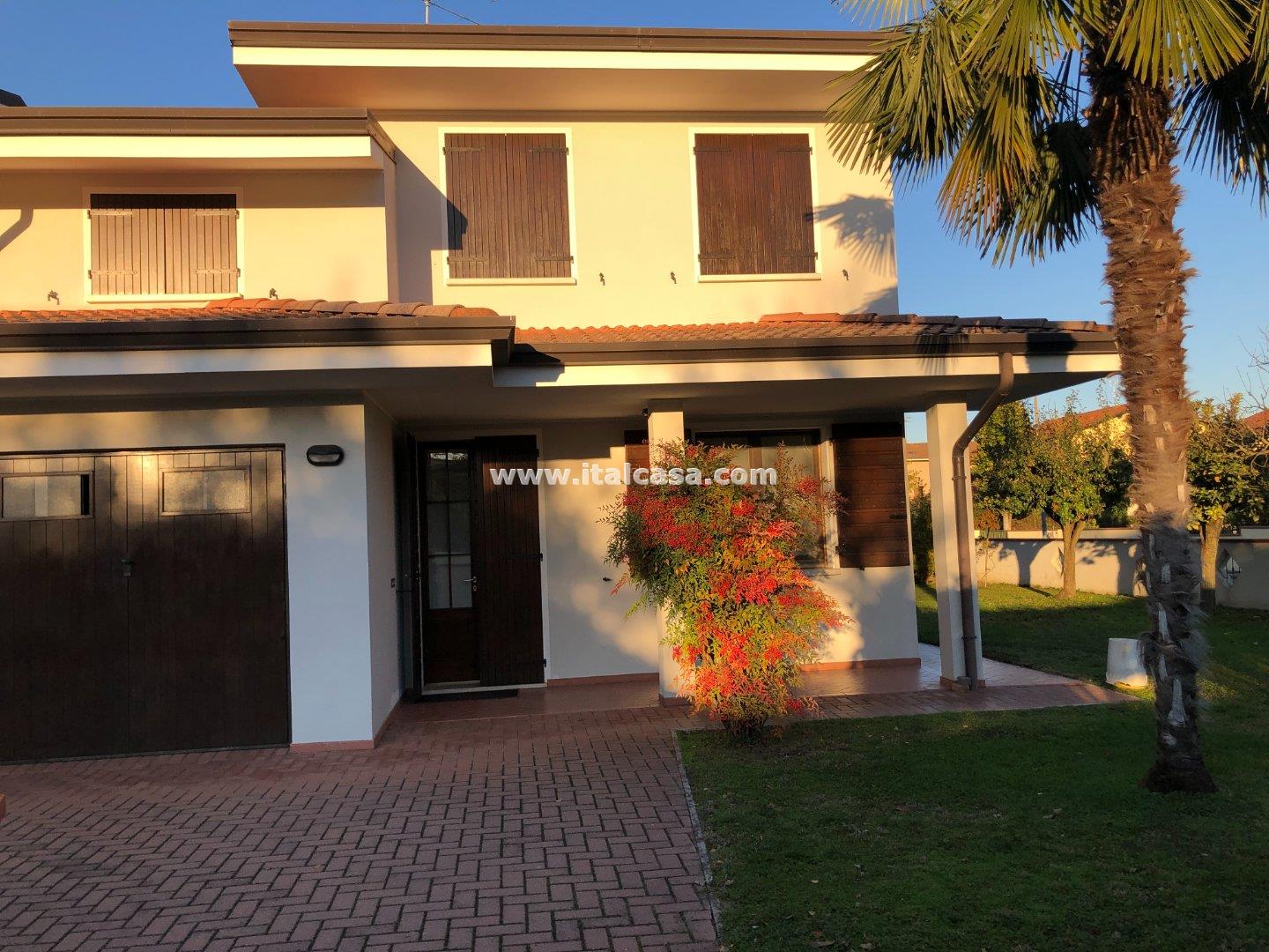 Villa Bifamiliare in vendita a Curtatone