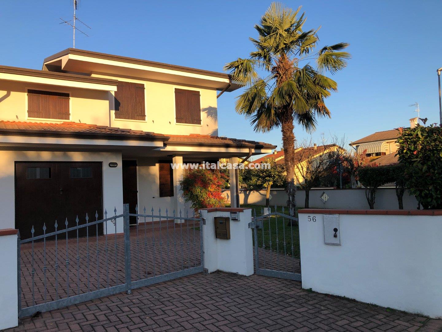 Villa Bifamiliare in vendita a Curtatone