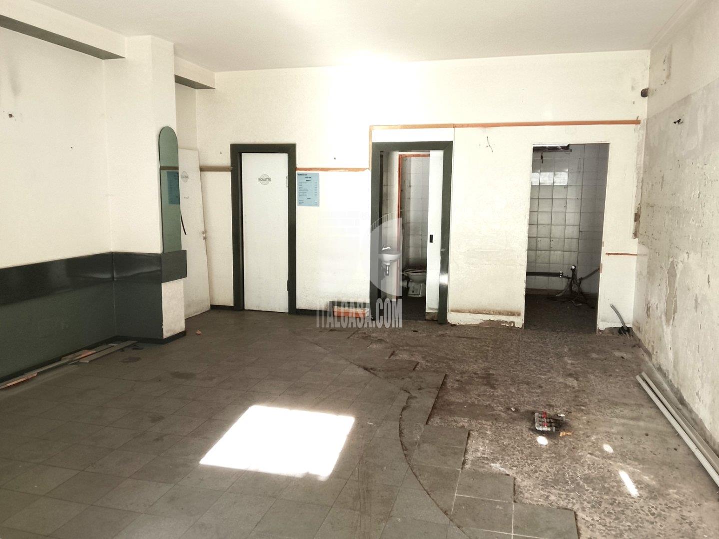 Negozio in vendita a Mantova