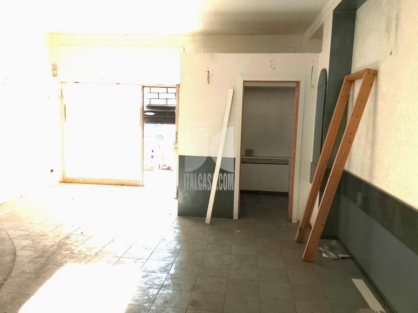 Negozio in vendita a Mantova