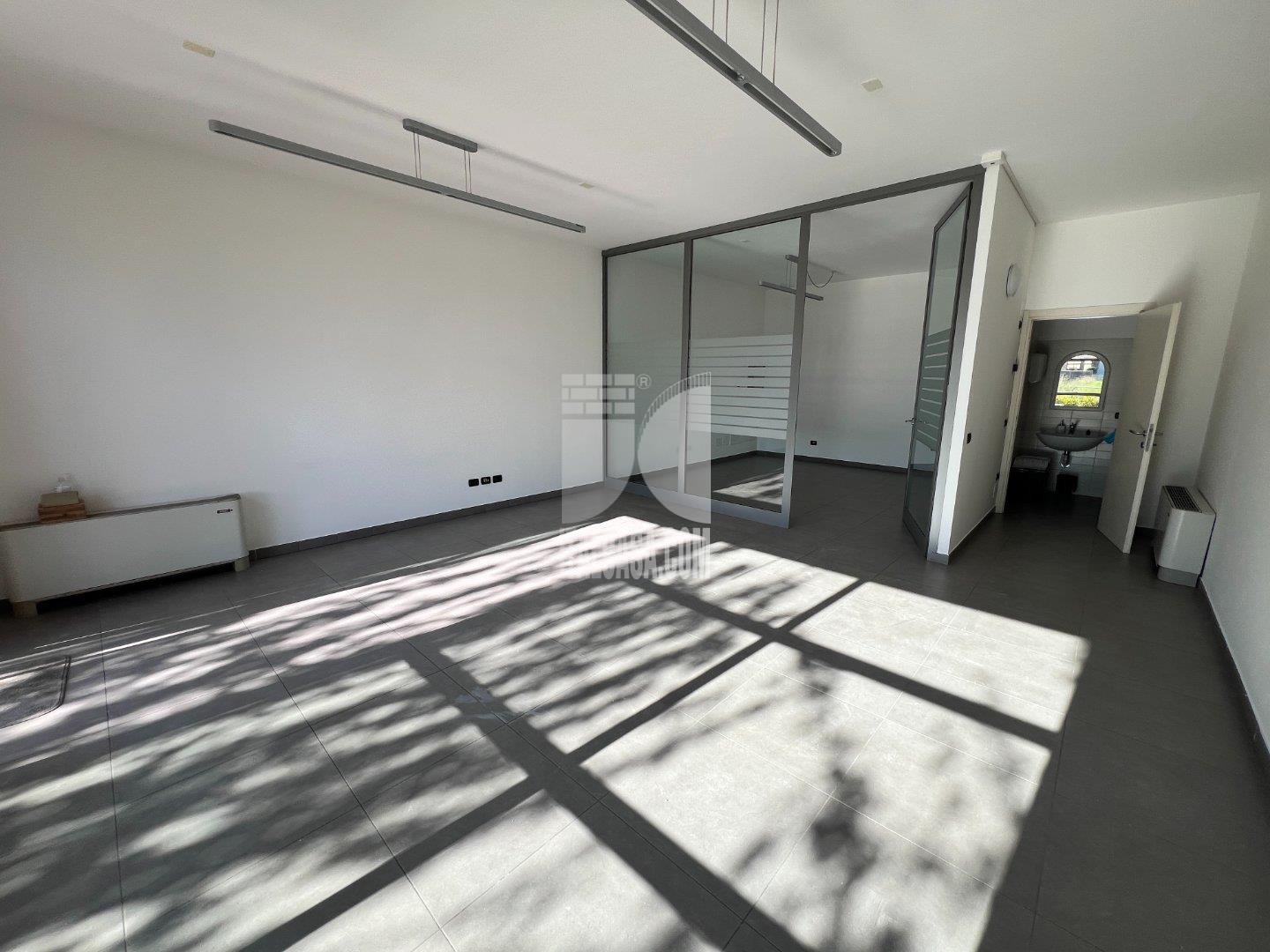 Negozio in affitto a Curtatone