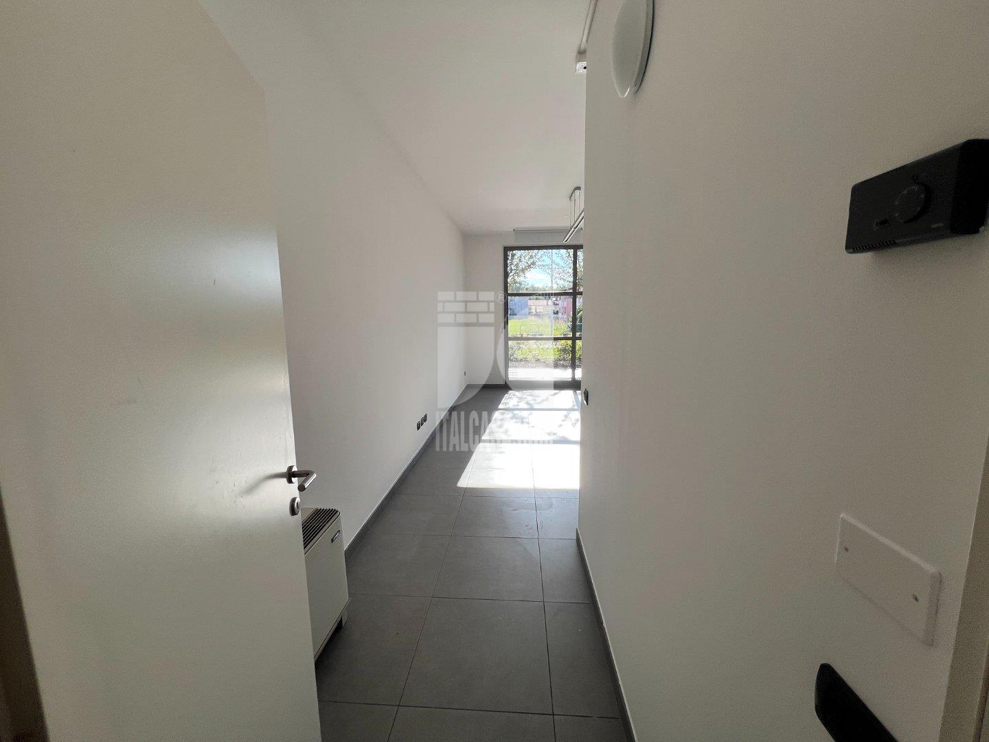 Negozio in affitto a Curtatone