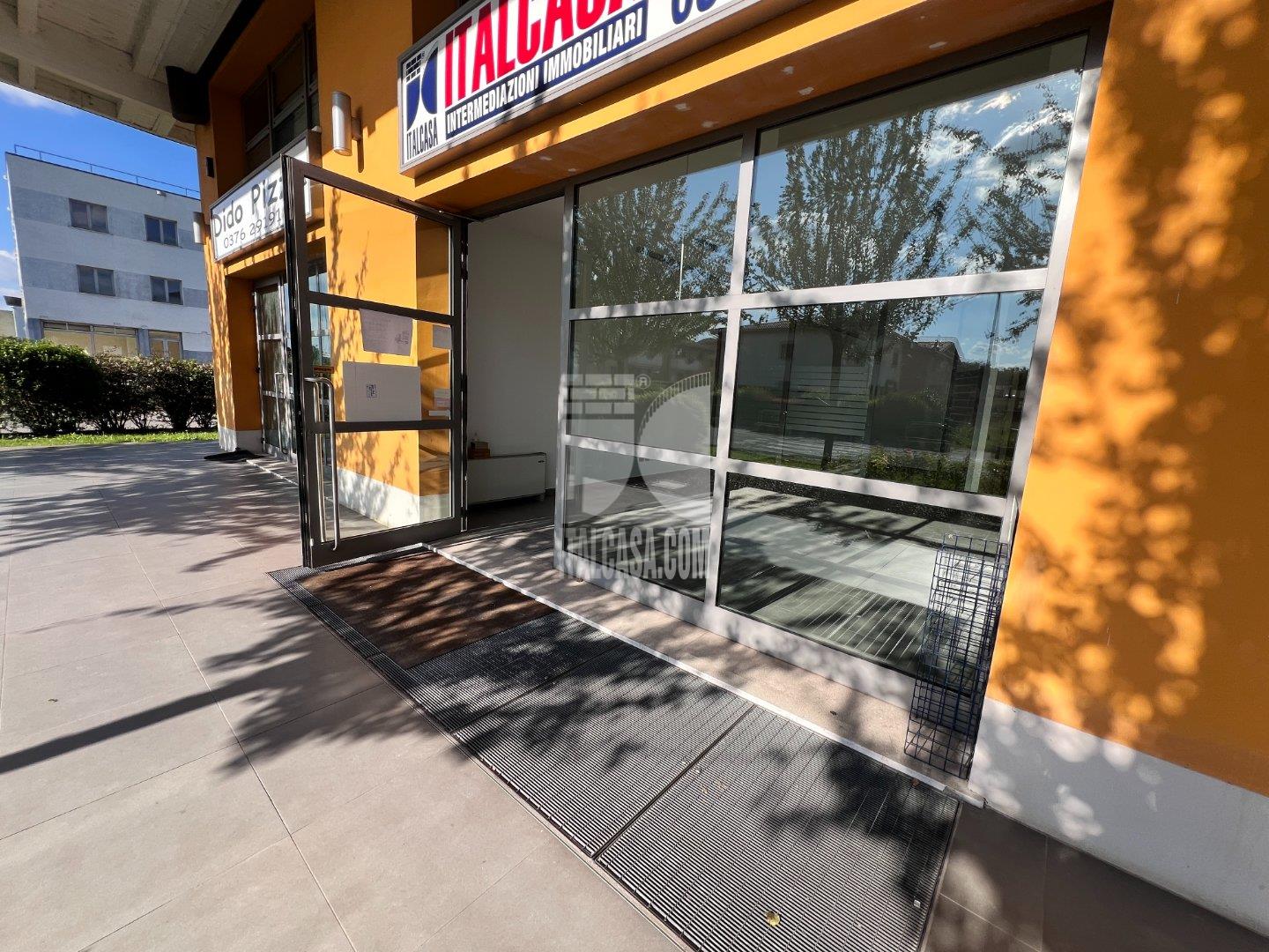 Negozio in affitto a Curtatone