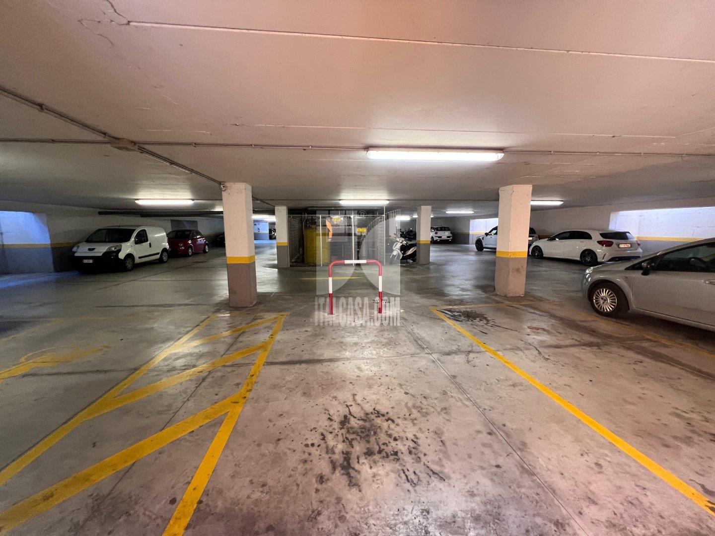 Negozio in affitto a Curtatone