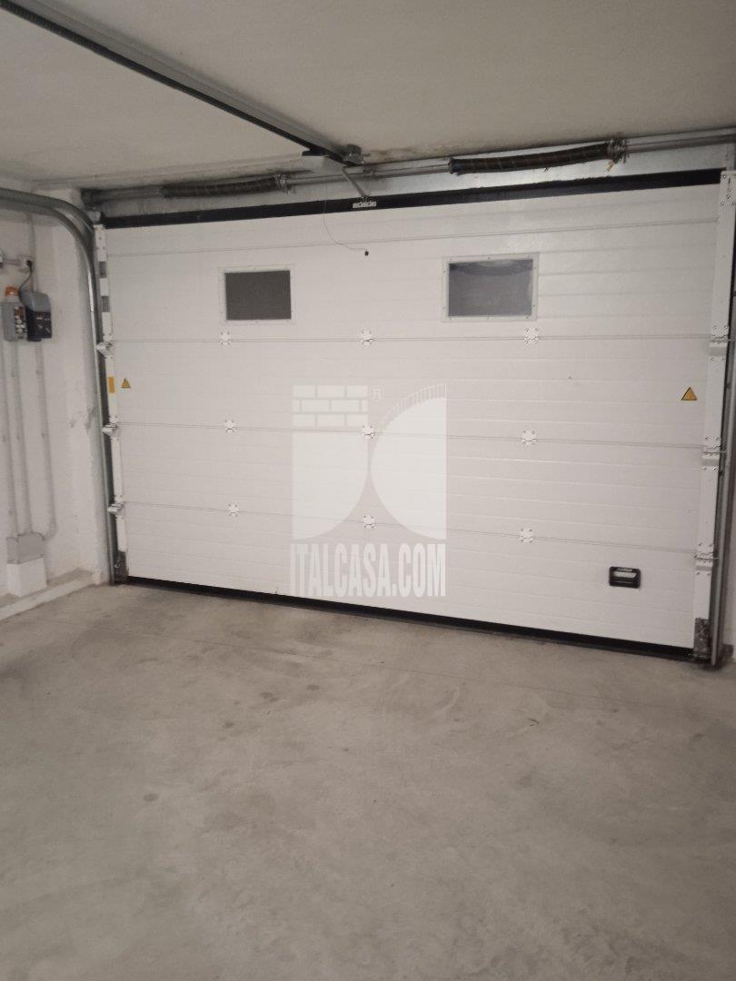 Box / Autorimessa in vendita a Mantova