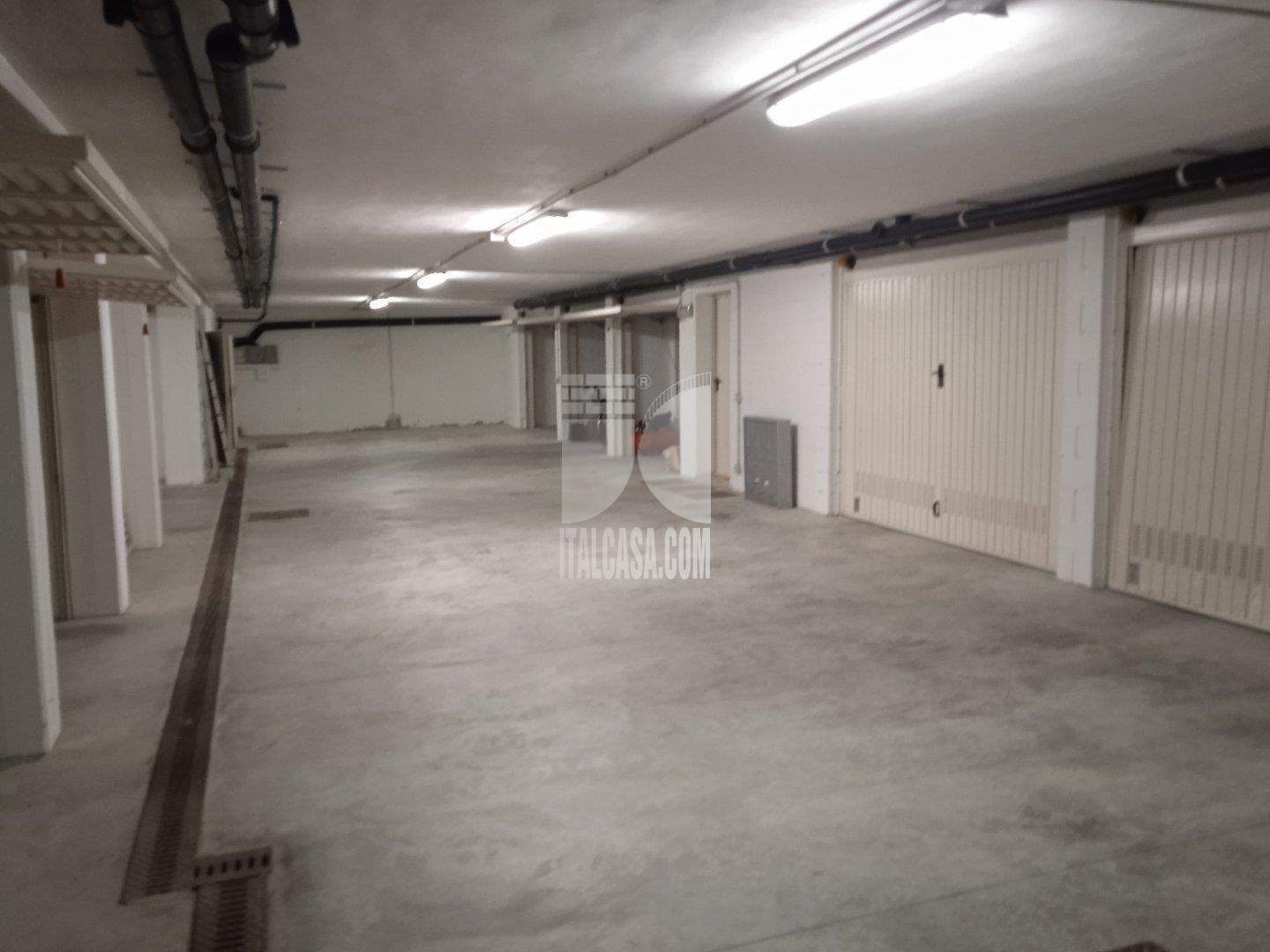 Box / Autorimessa in vendita a Mantova