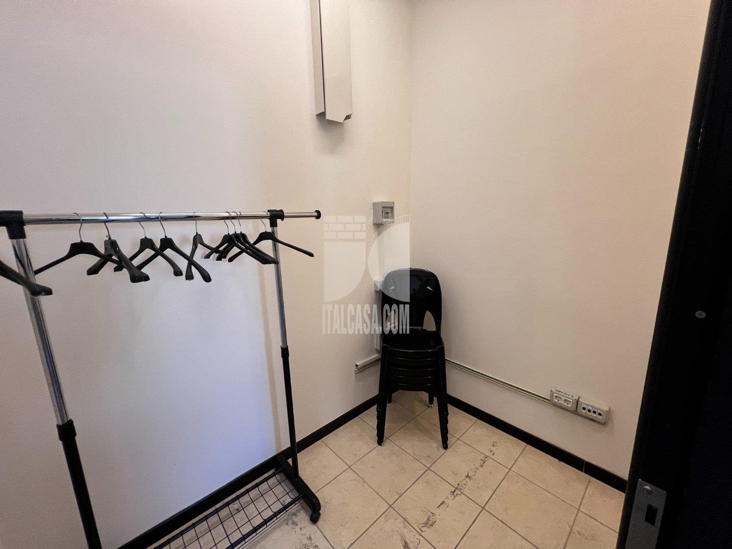 Ufficio in affitto a Curtatone