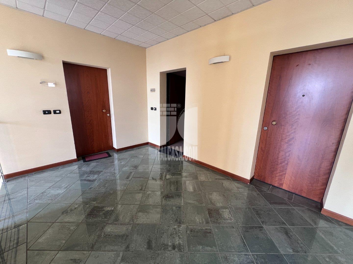 Ufficio in affitto a Curtatone