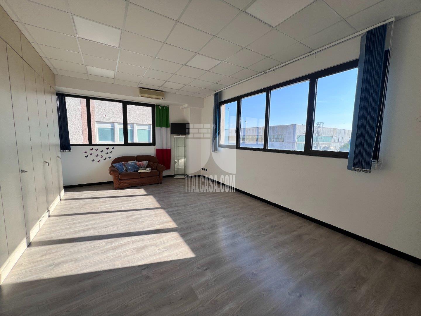 Ufficio in affitto a Curtatone