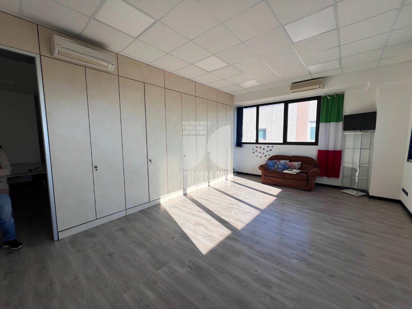 Ufficio in affitto a Curtatone