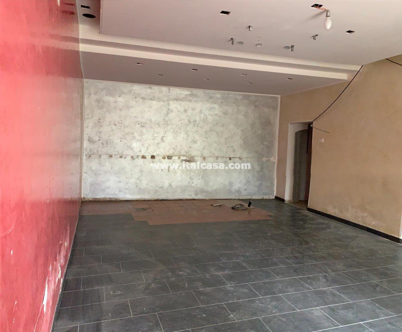Negozio in vendita a Mantova
