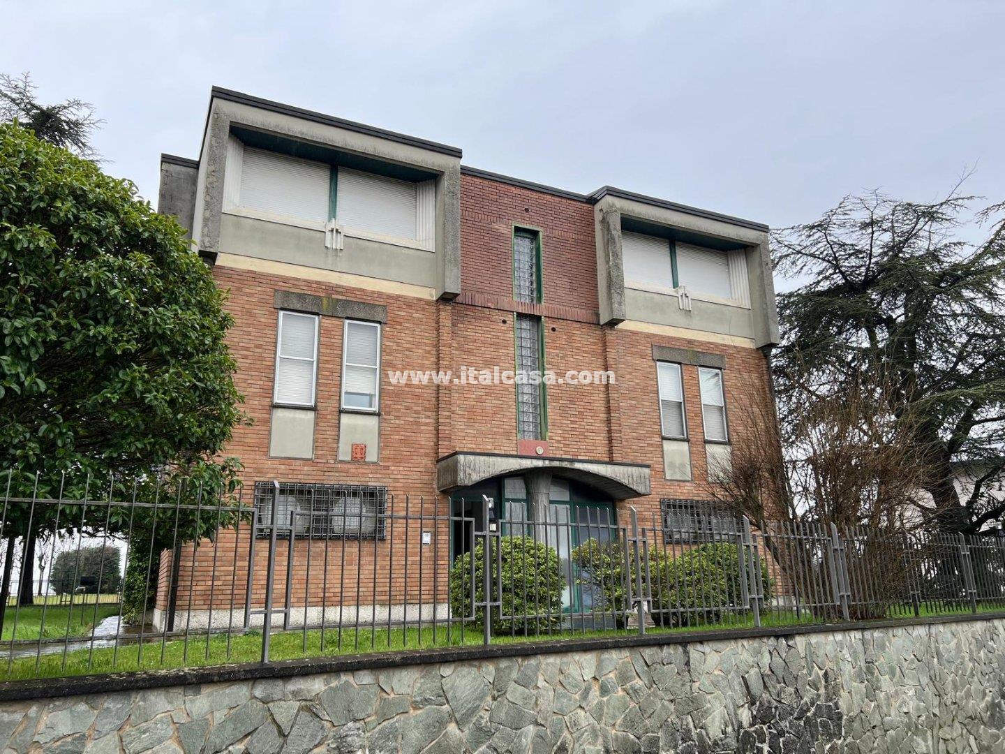 Casa Plurifamiliare in vendita a Volta Mantovana